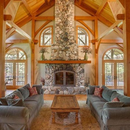 Snowgrass Lodge - River, Mountain Views & Hot Tub Leavenworth Bagian luar foto