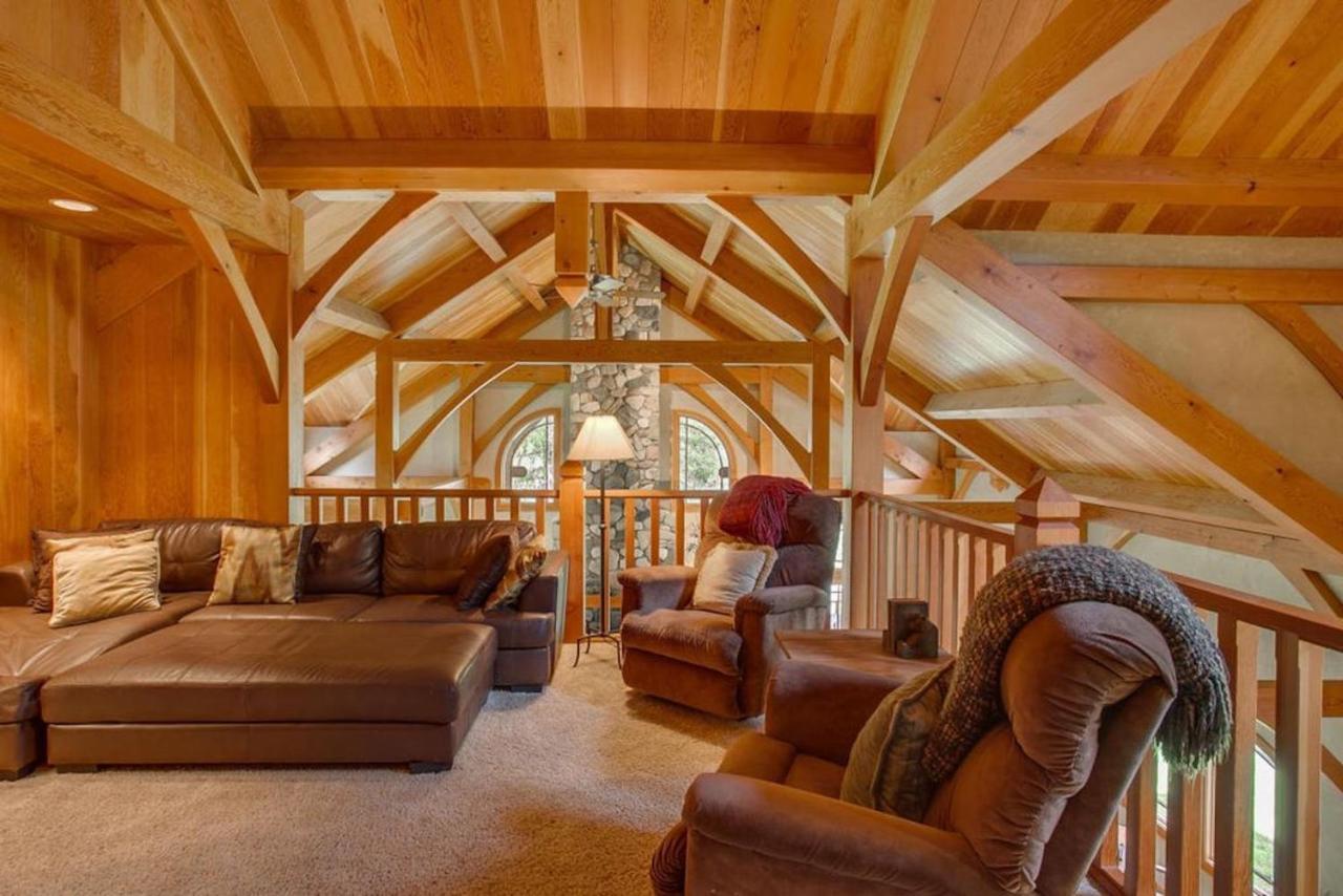 Snowgrass Lodge - River, Mountain Views & Hot Tub Leavenworth Bagian luar foto