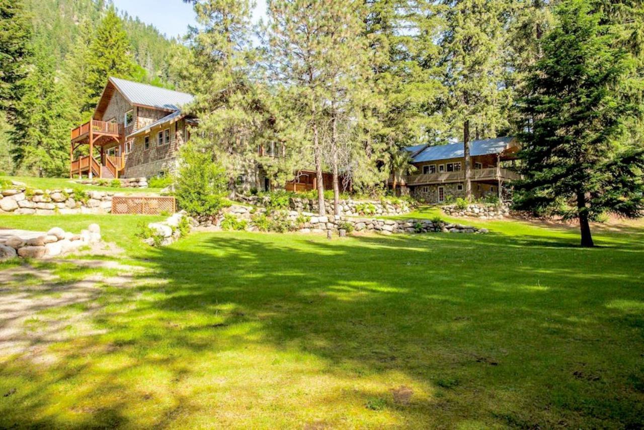 Snowgrass Lodge - River, Mountain Views & Hot Tub Leavenworth Bagian luar foto