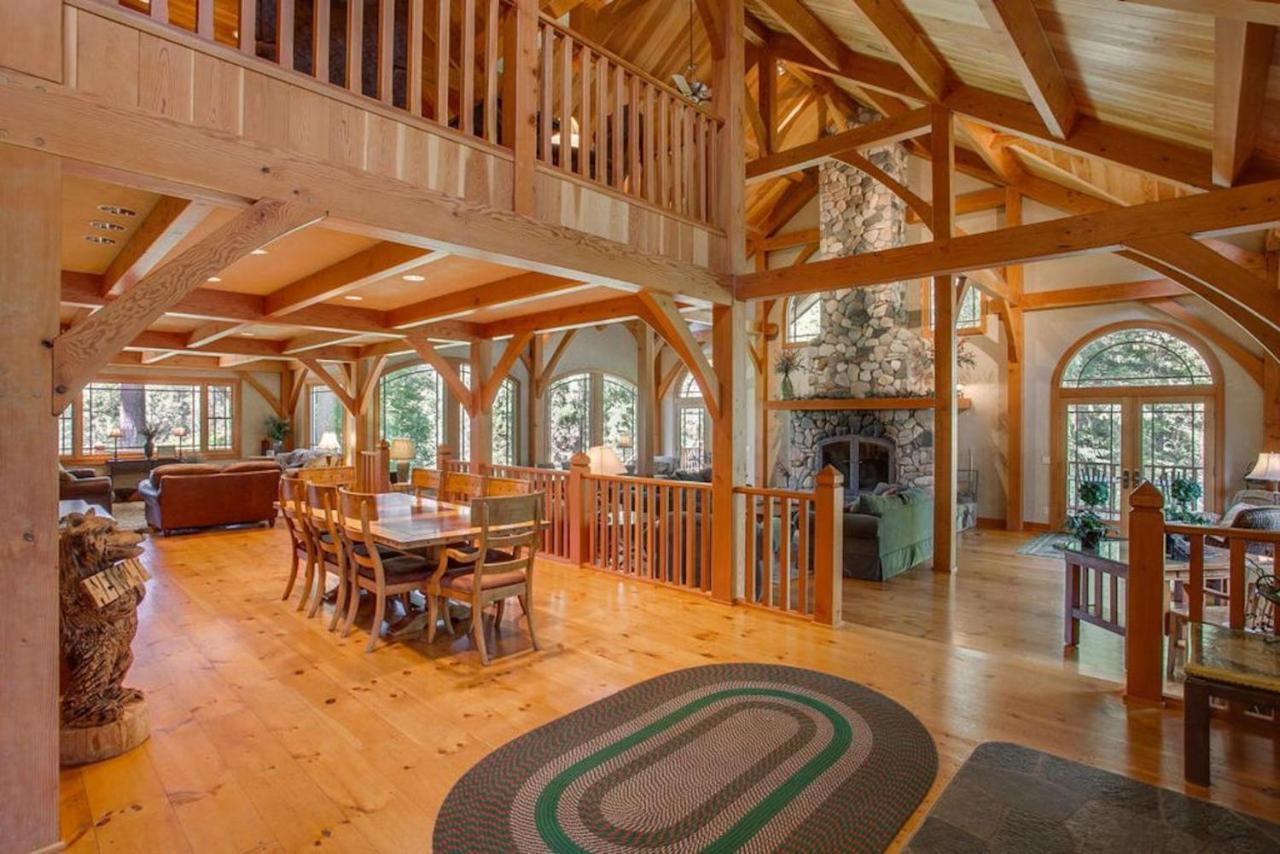 Snowgrass Lodge - River, Mountain Views & Hot Tub Leavenworth Bagian luar foto