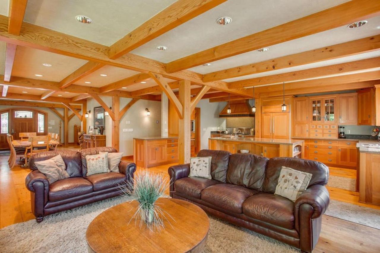 Snowgrass Lodge - River, Mountain Views & Hot Tub Leavenworth Bagian luar foto