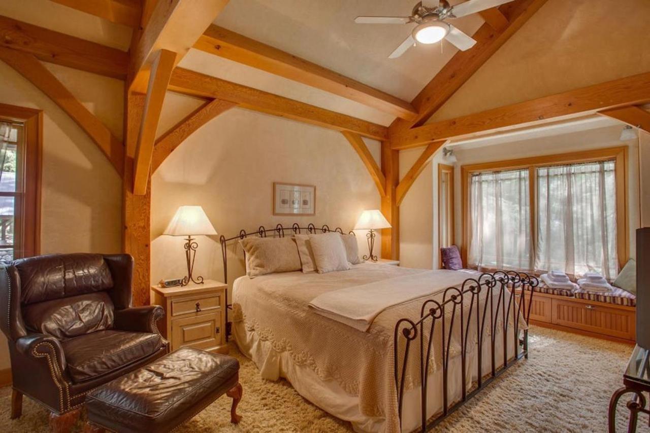 Snowgrass Lodge - River, Mountain Views & Hot Tub Leavenworth Bagian luar foto